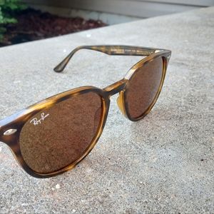 RAY BAN Sunglasses